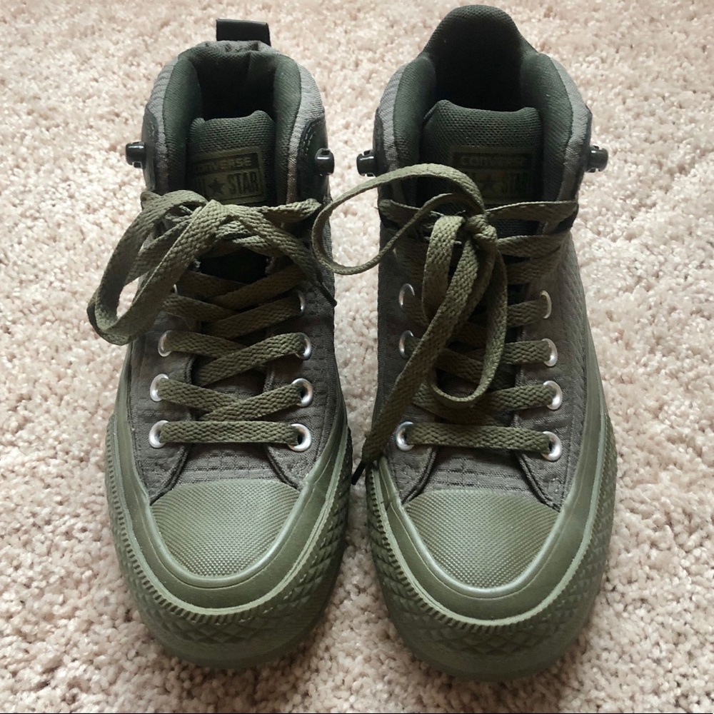 converse high top sneaker // size 7.5